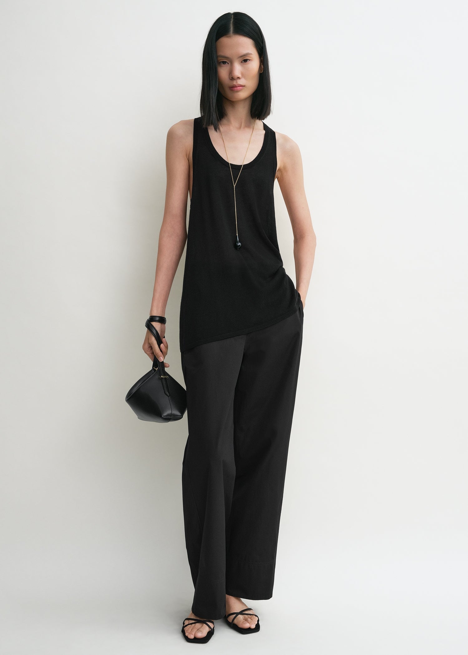 Tank knit black 3 Tank knit black