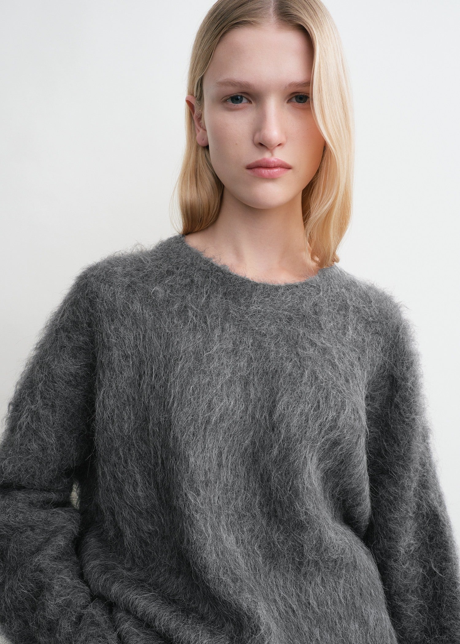 Boxy alpaca knit dark grey melange 5 Boxy alpaca knit dark grey melange