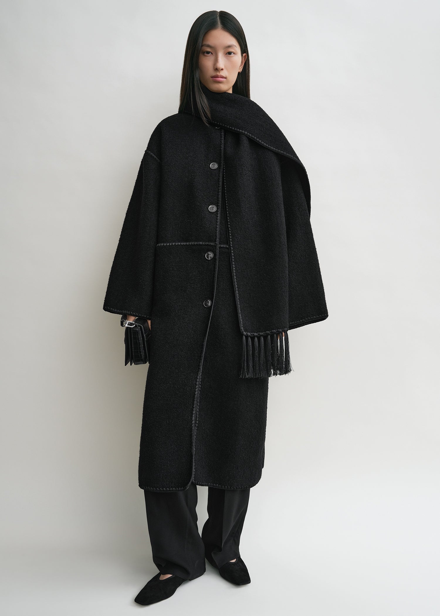Embroidered scarf coat black