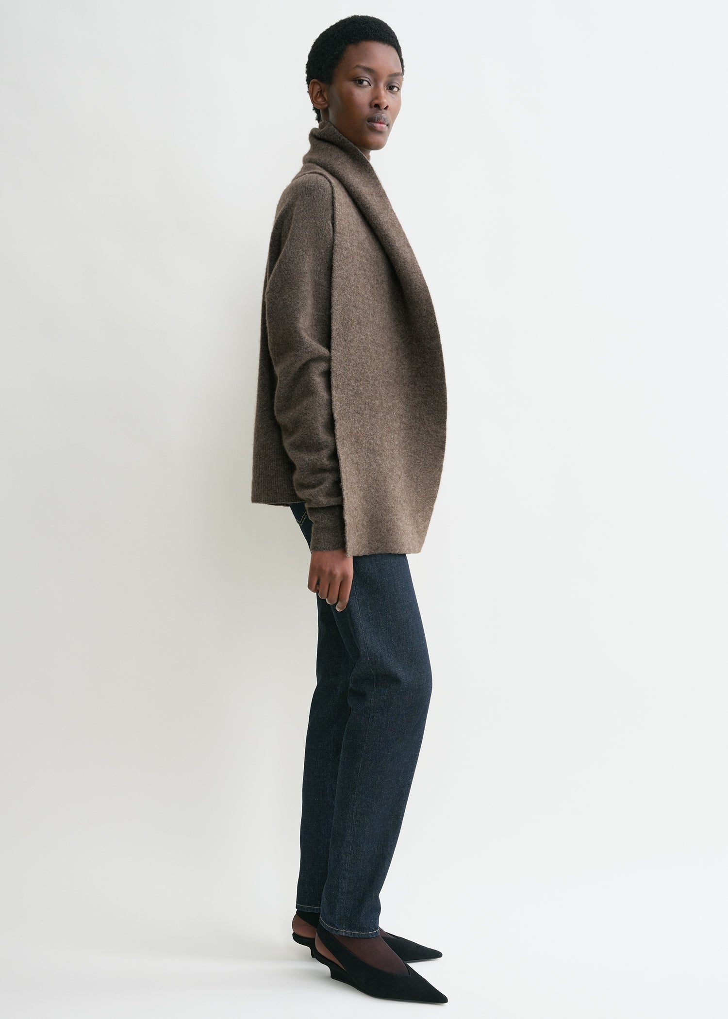 Draped-scarf knit truffle 3 Draped-scarf knit truffle