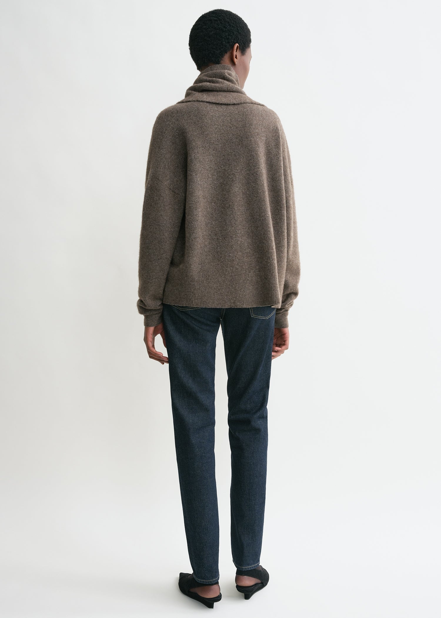 Draped-scarf knit truffle 4 Draped-scarf knit truffle