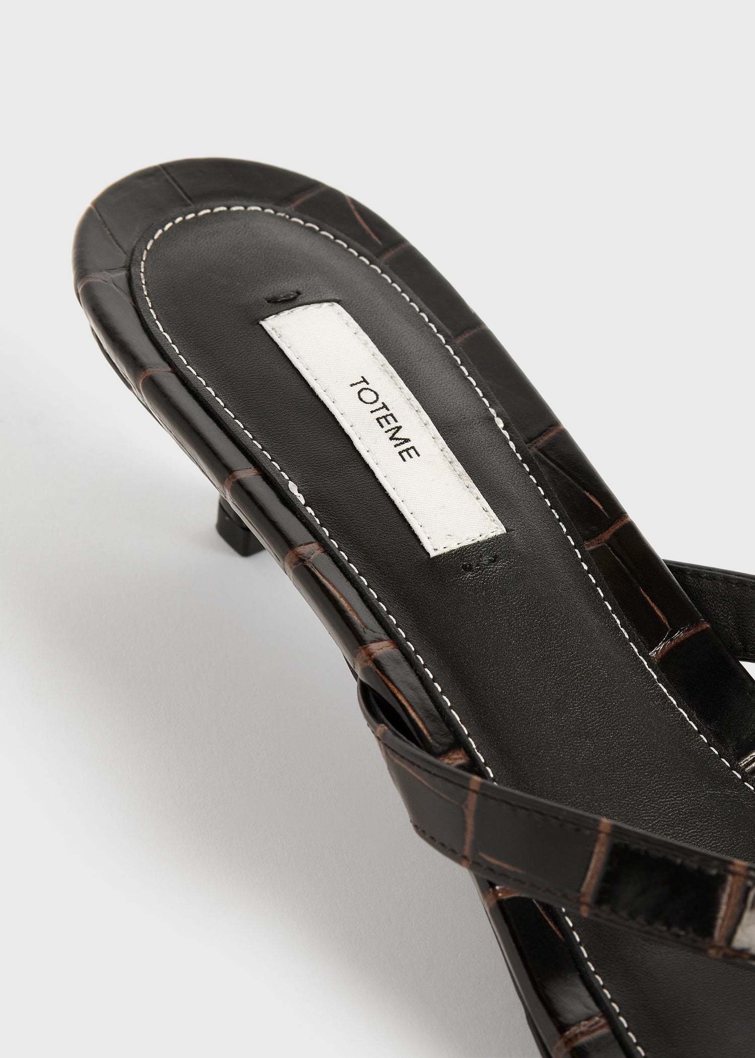 Croco-embossed heeled flip flops dark brown 6 Croco-embossed heeled flip flops dark brown