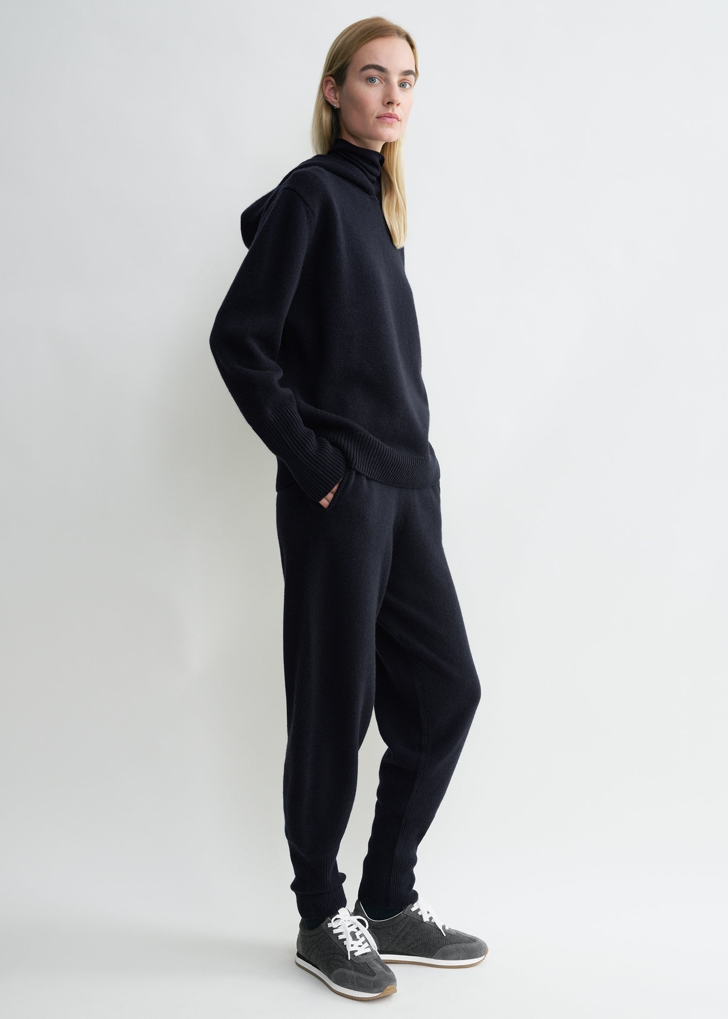 Hooded cashmere sweatshirt navy 3 Hooded cashmere sweatshirt navy