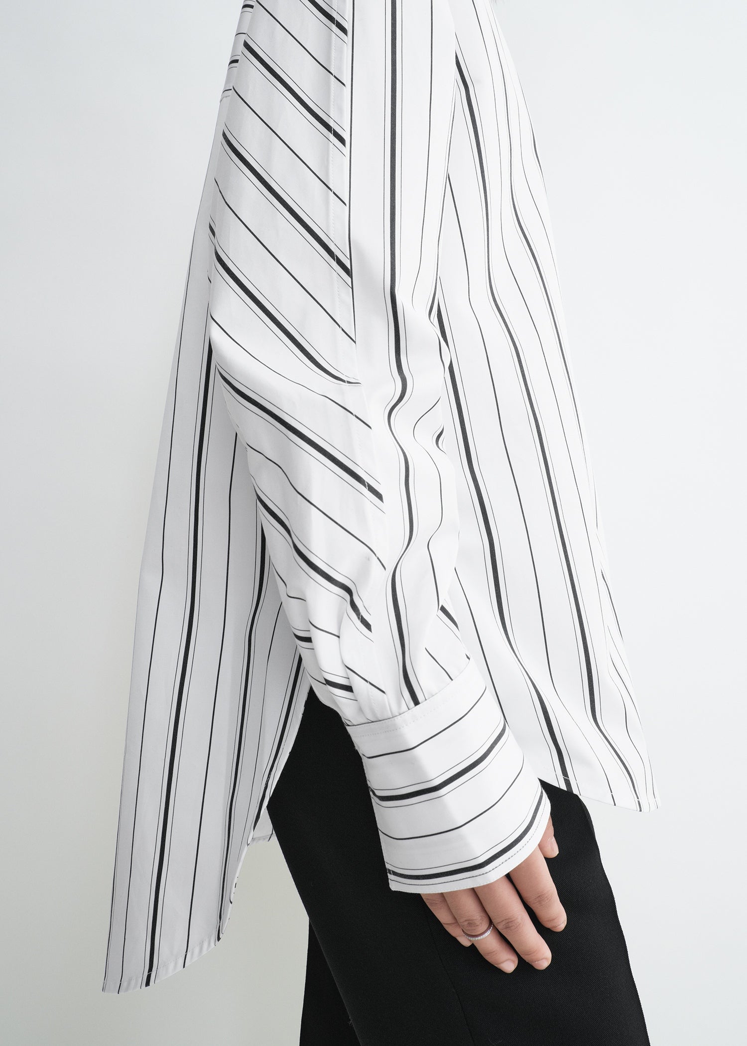 Kimono-sleeve striped shirt white/black 6 Kimono-sleeve striped shirt white/black