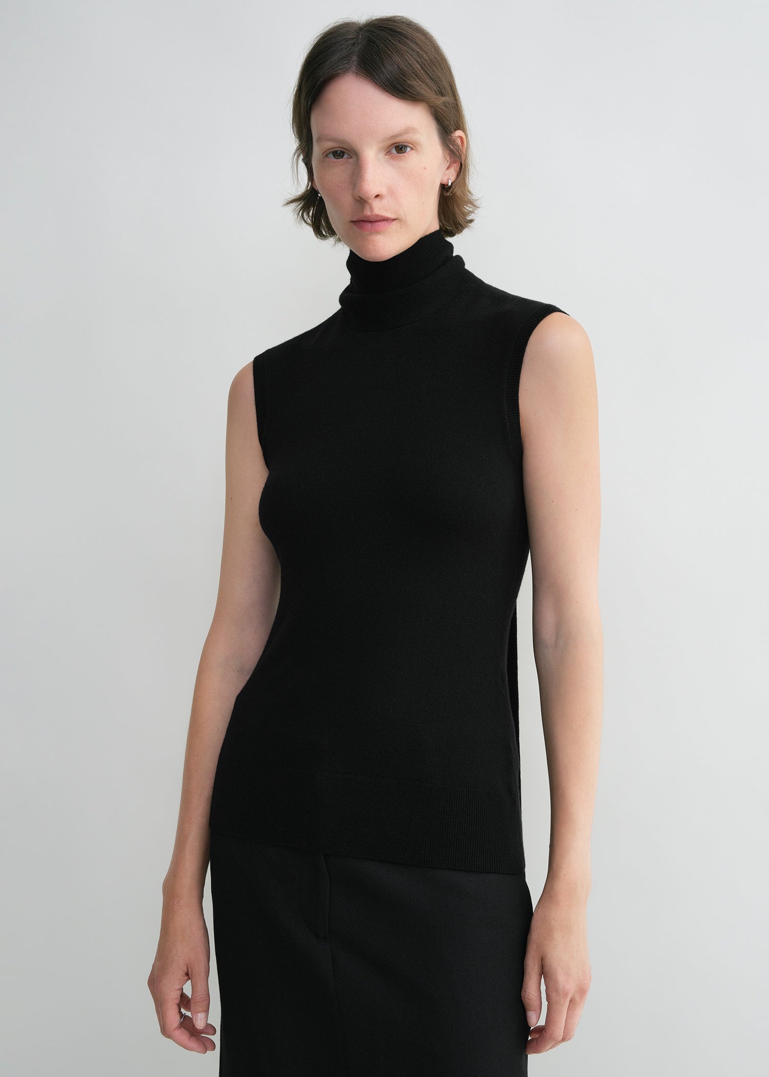 Sleeveless scarf knit black 3 Sleeveless scarf knit black
