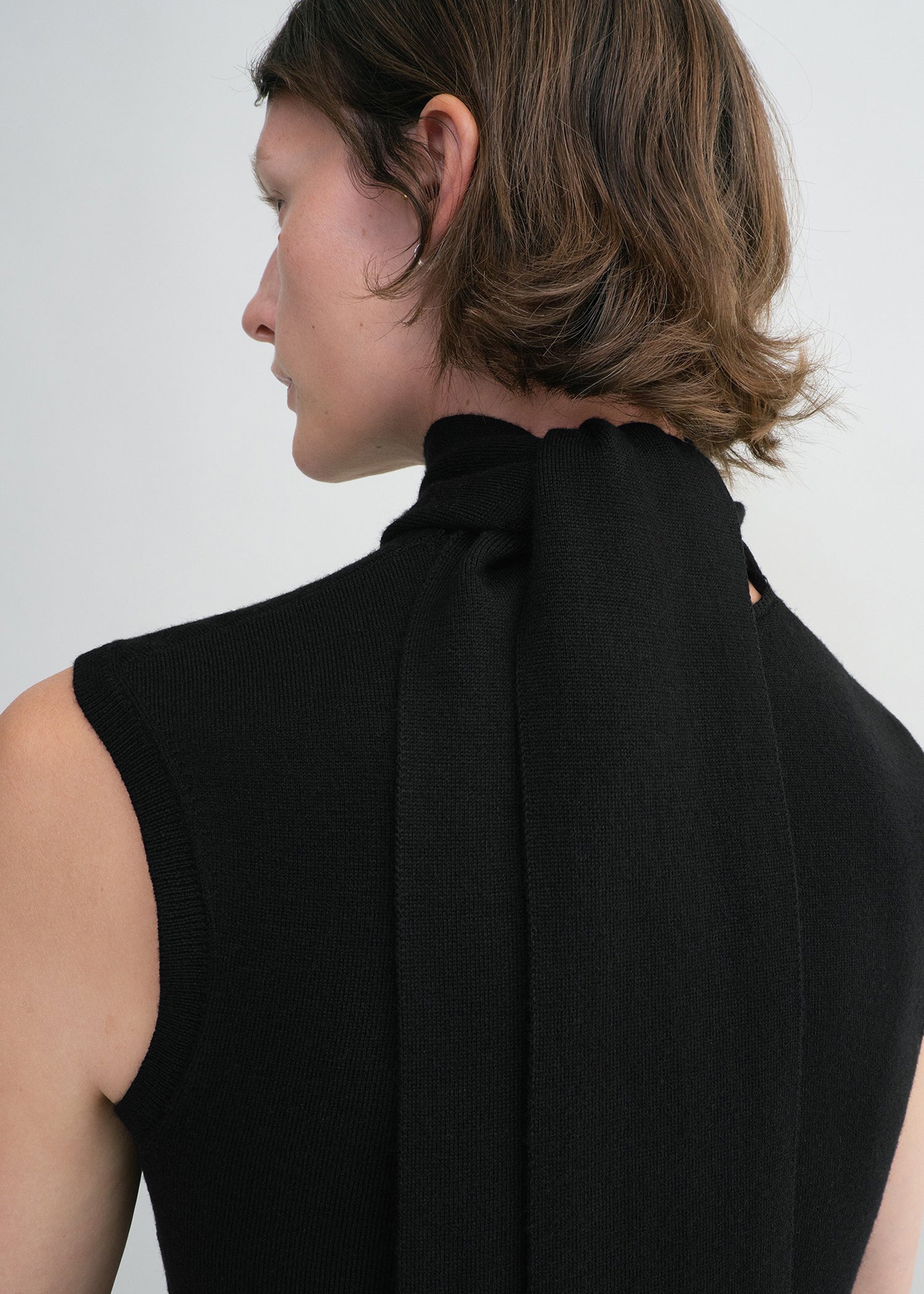 Sleeveless scarf knit black 6 Sleeveless scarf knit black