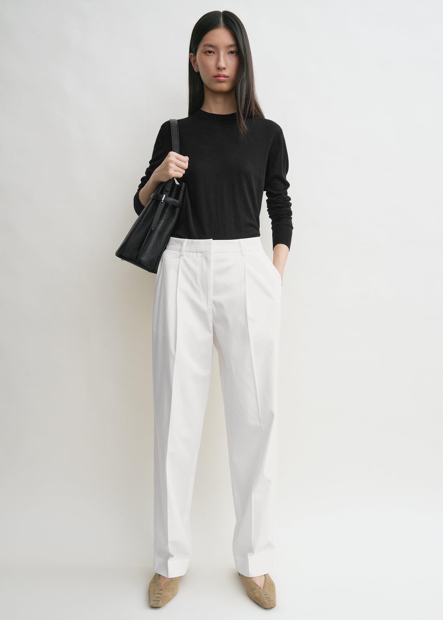 Slanted pocket trousers white petite