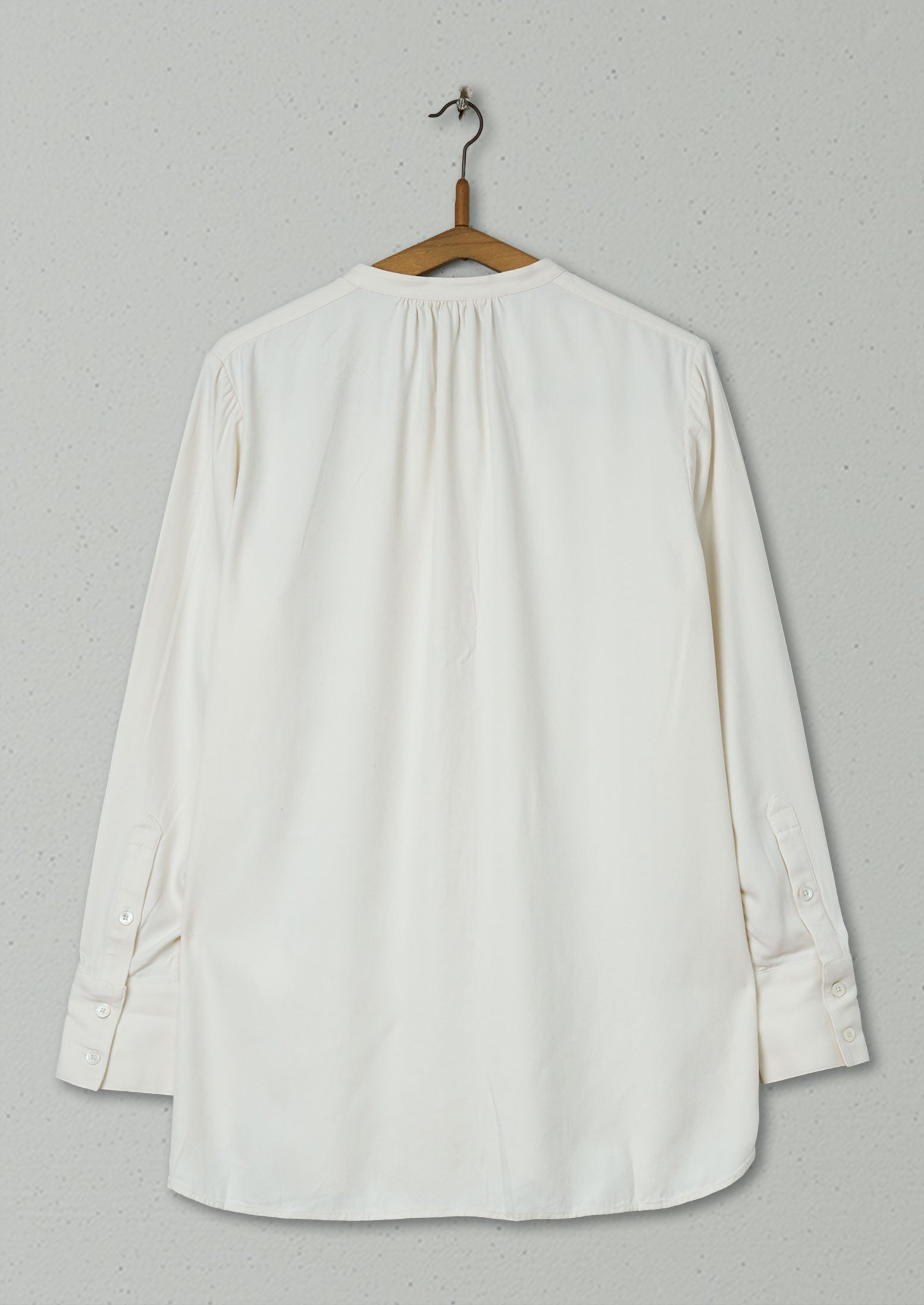 Reworn Herringbone Silk Long Shirt Size 8 (406) | Milky White 3 Reworn Herringbone Silk Long Shirt Size 8 (406) | Milky White