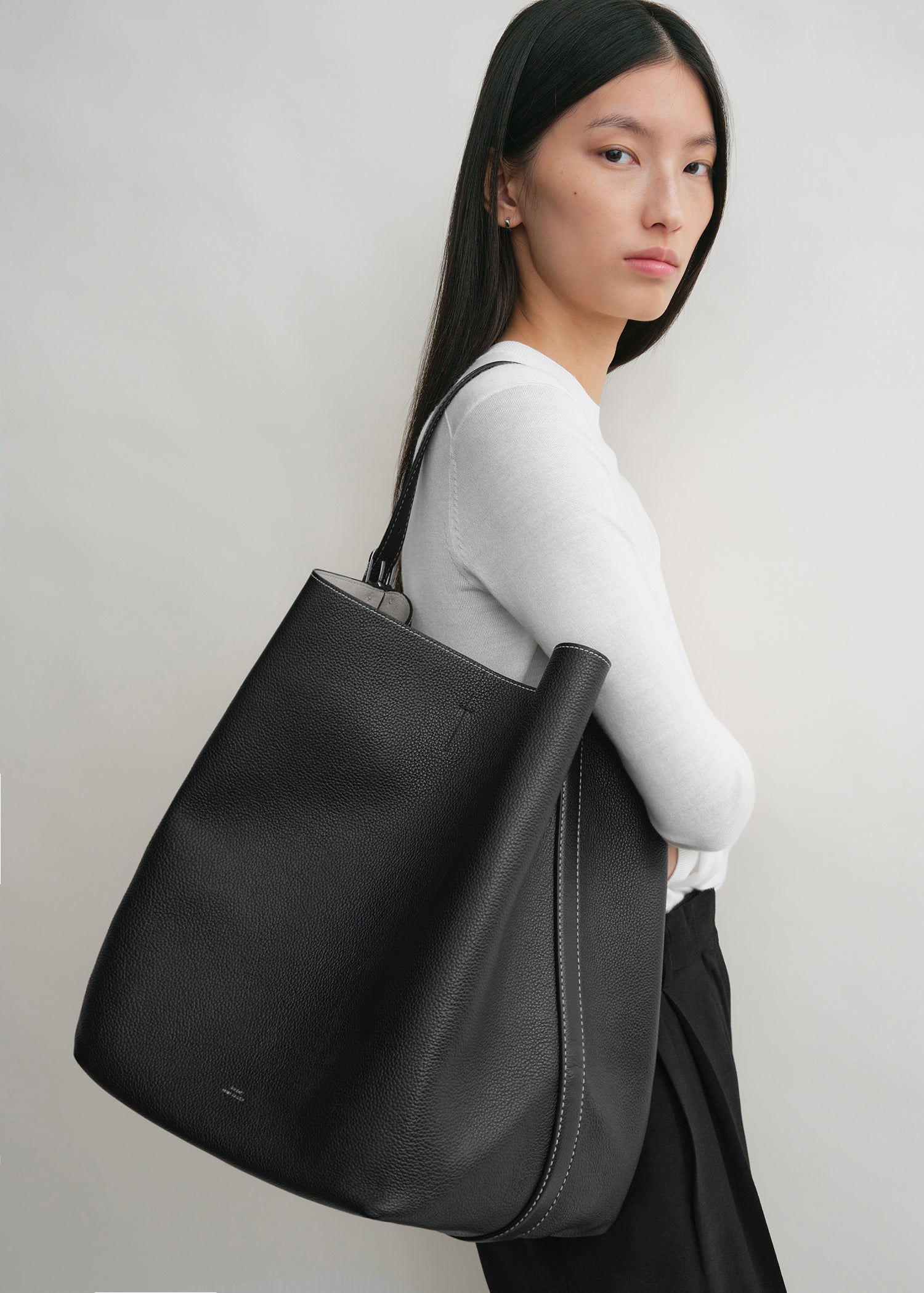 Belted grained-leather tote black 4 Belted grained-leather tote black