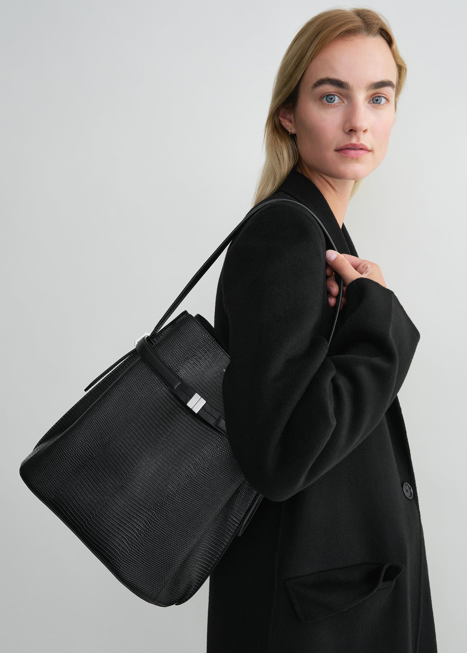 Belted lizard-embossed bucket bag black 4 Belted lizard-embossed bucket bag black